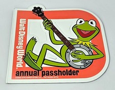 Authentic 2026 Walt Disney World Annual Passholder Kermit the Frog Magnet NEW picture