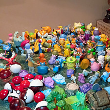 Pokémon HUGE Mixed Lot Figures Pikachu Squirtle Mew 150+ Figures 18 Pokeballs picture