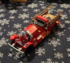 Franklin Mint 1922 Ahrens-Fox Fire Engine – EX w/ Papers & Insert – Repairable picture