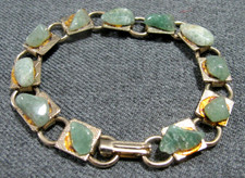 Vintage green stones decorated links goldtone metal bracelet picture