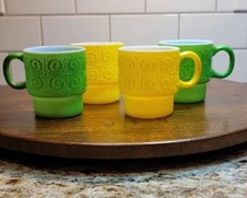4 Hazel Atlas Embossed Yellow/Green Stackable Milk Glass Coffee Mugs RETRO picture