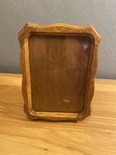 Vintage Solid Wood 5x7 Picture Frame With Scalloped Edges  picture