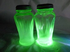 Vintage Hazel-Atlas Uranium Glass Salt & Pepper Shakers Mold #468 Art Deco Glow picture