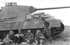 WW2 Photo WWII German Panther Crew Panzer V 1944 World War Two Wehrmacht / 2437 picture