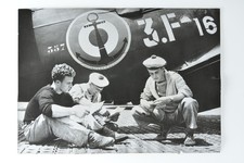 French Sailors Reading Mail Arromanches Aircraft 3.f-16 Dien Bien Phu 1954 Photo picture