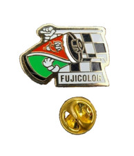 FUJI FUJICOLOR 1992 VTG FILM CAMERA PHOTOGRAPHY Pin Badge picture