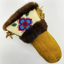 Single Handcrafted Native American Beaded Gauntlet Mitten Fur Trim Floral Art picture