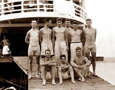 1910 COLUMBIA CREW TEAM PHOTO  Rowing  (172-a) picture