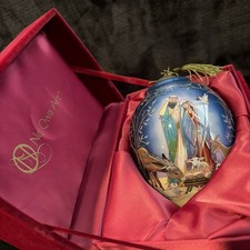 Ne’Qwa Art Christmas Ornament “ Surrounded By Love” In Original Box picture