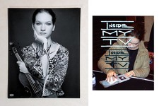 HILARY HAHN SIGNED 8x10 PHOTO classical violinist GRAMMY WINNER coa picture