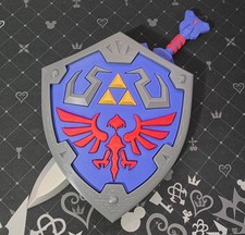 Zelda Windwaker Master Sword & Hylian Shield 1/4 Scale picture