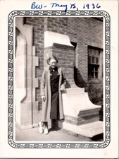 Beautiful College Girl Nice Feet Fashionista Americana 1930s Vintage Photo picture