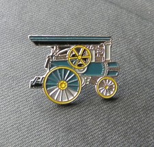 RUSSELL STEAM TRACTION ENGINE RAILROAD PIN BADGE 1 INCH LOCOMOTIVE picture