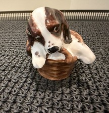 ROYAL DOULTON SPANIEL PUP IN BASKET HN2586 - CLEAN picture