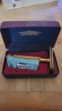 Vintage 1942-45 WW2 Gillette Safety Razor in Original Case w/ Blue Blades in box picture