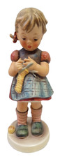 M.J. HUMMEL GOEBEL WEST GERMANY 1963 FIGURINE STITCH IN TIME #255 OLD PORCELAIN picture