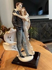 RARE GIUSEPPE ARMANI ITALY STATUE FIGURINE MARRIED COUPLE KISSING 0815-F,VG picture