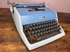Excellent Serviced 1961-62 Underwood Model 21 Vintage Portable Typewriter picture