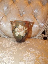 Roseville USA Small Magnolia Pot picture