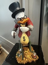 WALT DISNEY SHOWCASE COLLECTION SCROOGE MCDUCK STATUE LE 0055/1500 picture