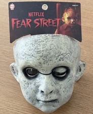 Netflix Fear Street Billy Barker Half Mask - Trick or Treat Studios - Halloween picture
