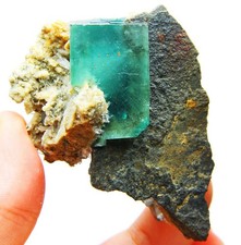 146 grams of natural green square fluorite specimen, Yaogangxian, China picture