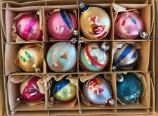 Vintage 1940-50s Mixed Set 12 Christmas Ornaments Shiny Brite + Others w/ Box picture