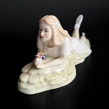 Vintage Royal Doulton Idle Hours HN3115 Reflections Series Figurine - 11