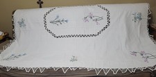 TABLE CLOTH Embroidered Linen with Lace Trim, Floral Design, White picture