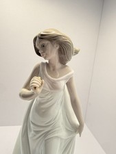 Lladró Porcelain Figurine 07636 Afternoon Promenade w/ ORIGINAL BOX (1995) picture