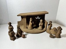 Vtg Colombian Terracotta Artisan Crafted Nativity Scene W/Manger (no Baby Jesus) picture