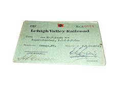 1917 LEHIGH VALLEY RAIL ROAD EMPLOYEE PASS #6611 picture