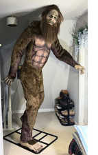 7.7FT SASQUATCH BIGFOOT CRYPTID ANIMATRONIC LIFE SIZE STEP PAD VOLUME CONTROL picture