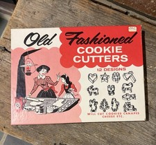 Vintage Cookie Cutters Set 12 Novelty Mfg Co Lancaster PA Original Box MCM picture