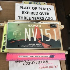hawaii license plate Volcanoes Nat’l Park, Small Scratch, Reduced Price , Sweet picture