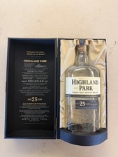 Highland Park 25 Year Single Malt Scotch 750ml EMPTY Bottle Original Box picture