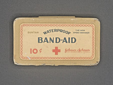 1920s Johnson & Johnson Band‑Aid Tin – Suntan Waterproof – Vintage picture