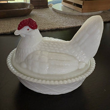 Vintage Westmoreland White Milk Glass Hen on Nest- Fluoresces green picture