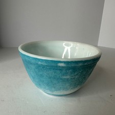 Vintage Pyrex 401 Turquoise Blue Mixing Bowl 1.5 PT Milk Glass DWD picture