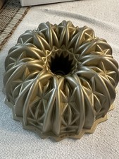 Nordic Ware Gold Cut Crystal Bundt Pan 10-Cup. Made in USA picture