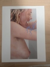 Yvonne Strahovski Signed 8.5 By 11 picture
