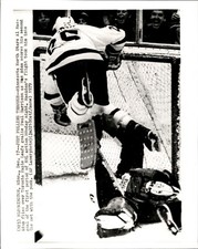CGE9 1979 Wire Photo NORTH STARS AL MACADAM vs MAPLE LEAFS GOALIE PAUL HARRISON picture