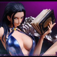 IU STUDIO One Piece Nico·Robin Resin Model Suit Robin H16cm picture