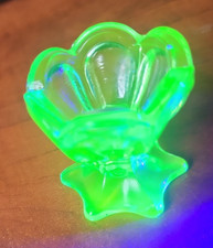 Tulip Key Lime Salt Cellar Wilkerson Glass 395nm Black Light Green Shine picture