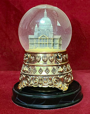 Disney Mary Poppins St. Paul’s Cathedral Snowglobe “Feed the Birds” picture