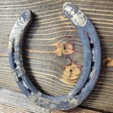 Old Worn HORSE SHOE ( AMISH ROAD HORSE'S) CRAFTS WESTERN ( One Shoe ) picture