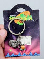 Space Jam Pepe Le Pew Pewter Keychain 1996 Starline NEW NOS - RARE picture