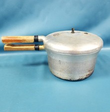 VTG Wood Handled Presto Cooker W/ Insert & Jiggler #40 Cast Aluminum picture