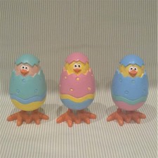 Easter Decor Vintage Chicks in Cracked Easter Eggs 3 Cute Decorations Chickens picture