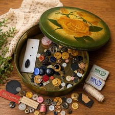 VTG Peggy Page Chicago Metal Sewing Tin VTG Buttons & Notions Mid Century Sewing picture